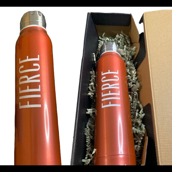 2 Water bottles - Picture 4 of 4